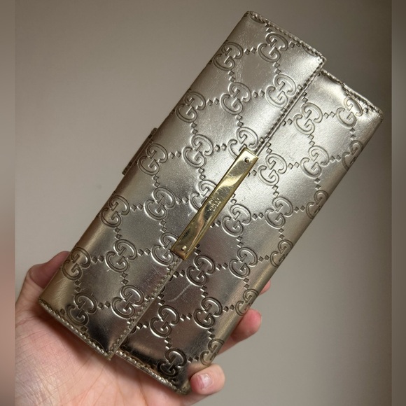 Gucci Handbags - Metallic silver gucci wallet with unbranded chain